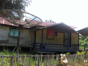 pusat layanan telekomunikasi dan informasi di Tumbang Mantuhe